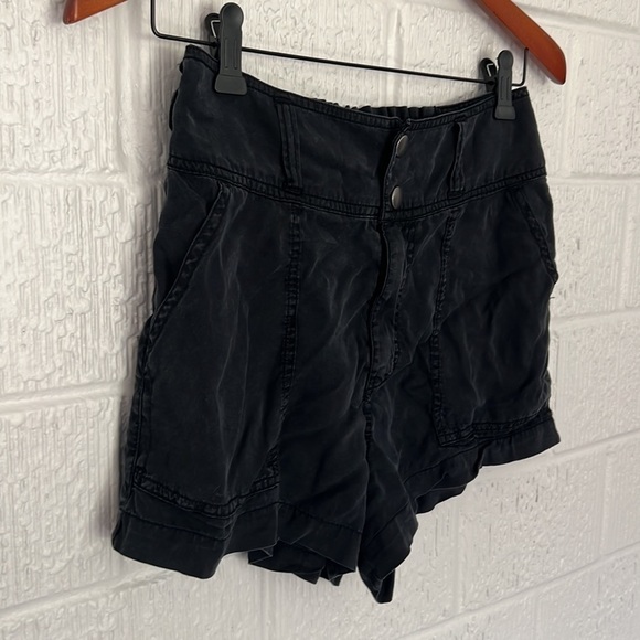 Abercrombie & Fitch women's shorts size small high Rise black washed lyocell - Picture 1 of 8